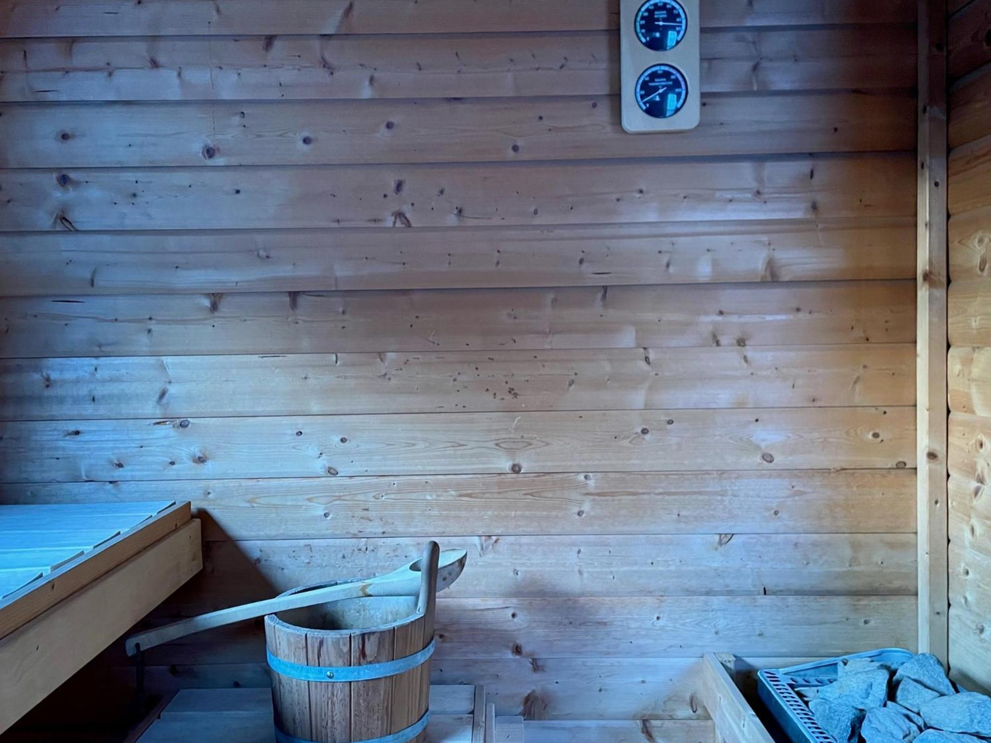 Modernes Holzhaus Im Skandinavischen Stil Mit Sauna, Garten Und 2 Katzen Norderstedt Buitenkant foto