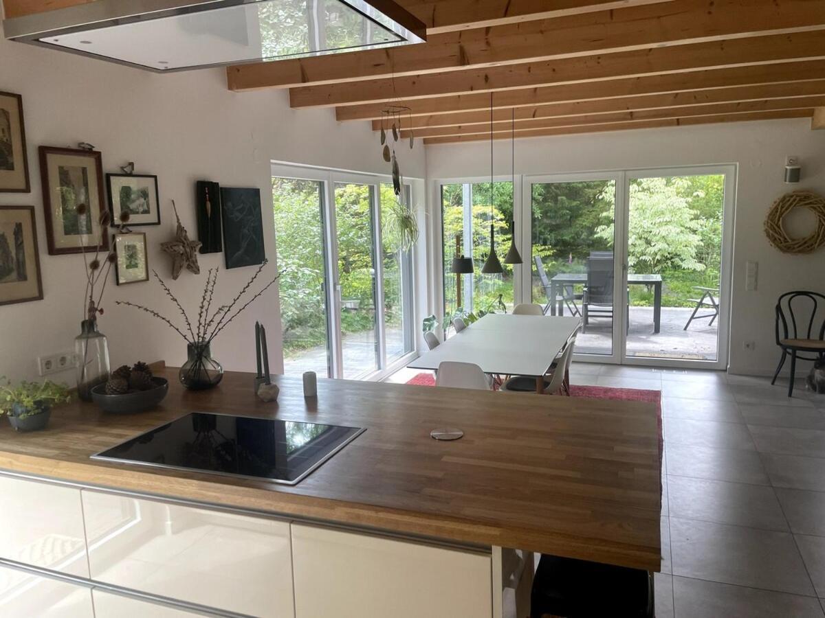 Modernes Holzhaus Im Skandinavischen Stil Mit Sauna, Garten Und 2 Katzen Norderstedt Buitenkant foto