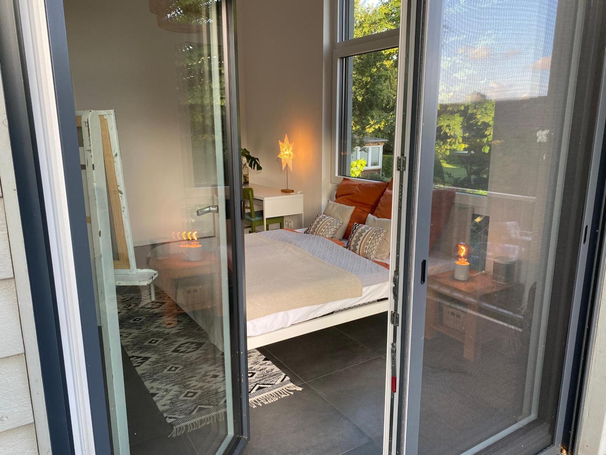 Modernes Holzhaus Im Skandinavischen Stil Mit Sauna, Garten Und 2 Katzen Norderstedt Buitenkant foto
